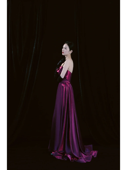 Schlichtes, trägerloses, langes A-Linien-Abendkleid aus weinrotem Satin – ein echter Hingucker zum 18. Geburtstag (AB890)