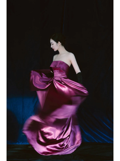 Schlichtes, trägerloses, langes A-Linien-Abendkleid aus weinrotem Satin – ein echter Hingucker zum 18. Geburtstag (AB890)