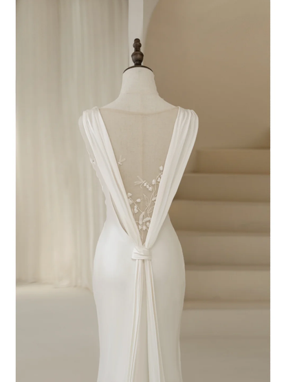 Robe de mariée longue sirène intemporelle en satin blanc à col en V, style simple et élégant, idéale pour l'été (AB874)