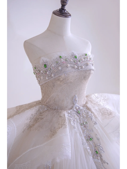 Zeitloses Brautkleid mit Kristallperlen, Spitzenapplikationen, trägerloses Ballkleid AB876