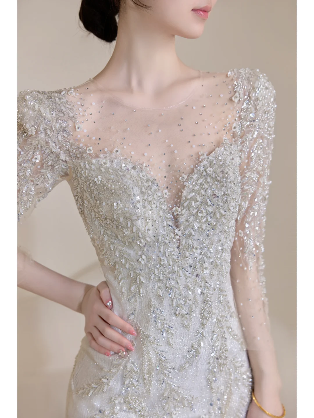 Robe de mariée argentée intemporelle pour femme, manches 3/4, perles, col en V, coupe sirène AB878