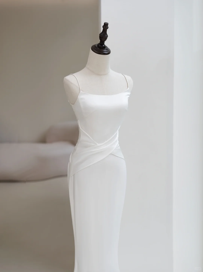 Robe de mariée sirène blanche simple pour femme, bretelles spaghetti, sans manches, en satin plissé, référence AC047