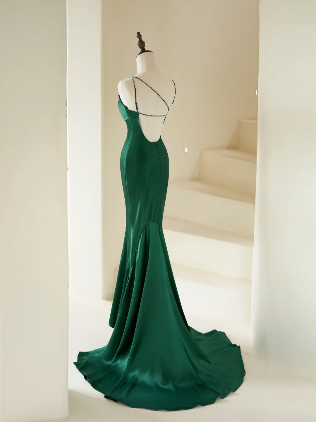 Elegantes Meerjungfrauen-Spaghettiträgerkleid mit Perlen, langes dunkelgrünes Satinkleid für Damen, Partykleid, formelles Ballkleid, Outfit zum 22. Geburtstag AC065