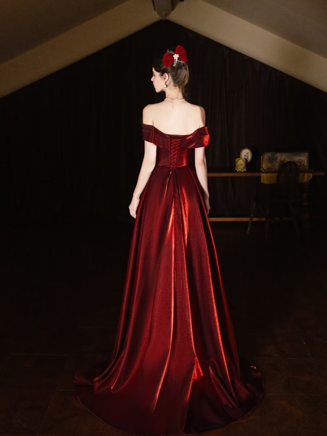 Robe de bal longue élégante en satin bordeaux, style sirène, épaules dénudées, AQ132