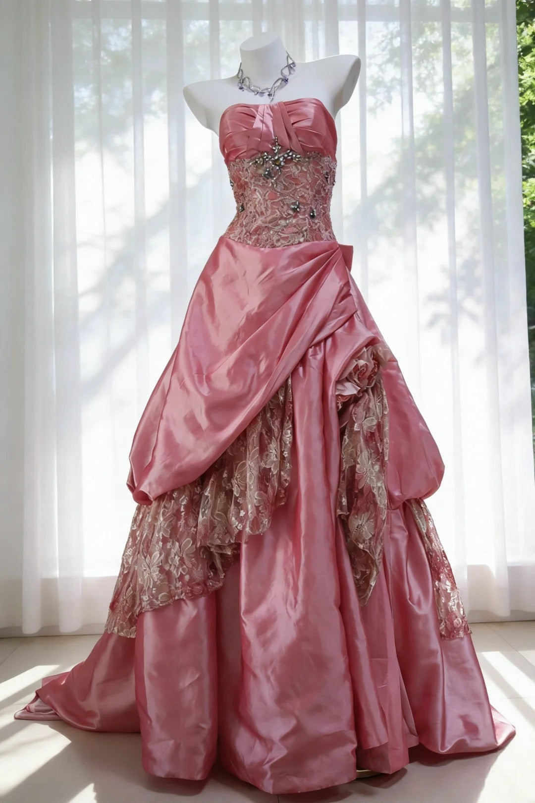 Robe de bal vintage bustier en taffetas rose, inspiration pour une longue soirée ou un anniversaire (20 ans) AB2345