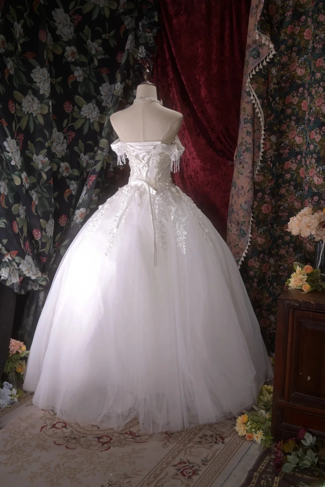 Vintage 80s Ball Gown Off The Shoulder Tulle White With Appliques Tassels Brides Gown Bridal Dress Wedding Dresses RB8031