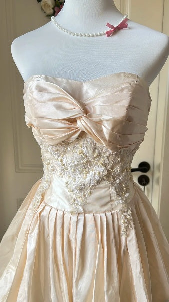Sexy A-Linien Homecoming-Kleid mit Herzausschnitt, champagnerfarbenes Spitzen- und Satinkleid für Partys RC0374
