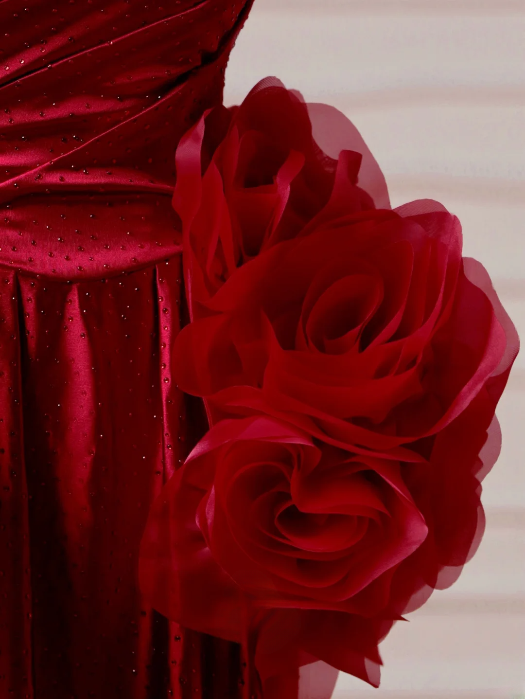 Elegantes, burgunderrotes Meerjungfrauen-Abendkleid mit Falten – ein beeindruckendes, langes Abendkleid für Teenager und Schülerinnen (AQ004).