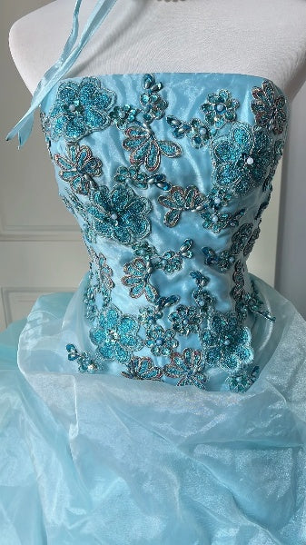 Langes trägerloses Sweet 16-Kleid aus blauem Organza, ärmelloses Ballkleid zum 16. Geburtstag RC0375
