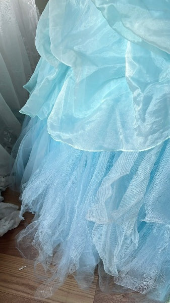 Langes trägerloses Sweet 16-Kleid aus blauem Organza, ärmelloses Ballkleid zum 16. Geburtstag RC0375