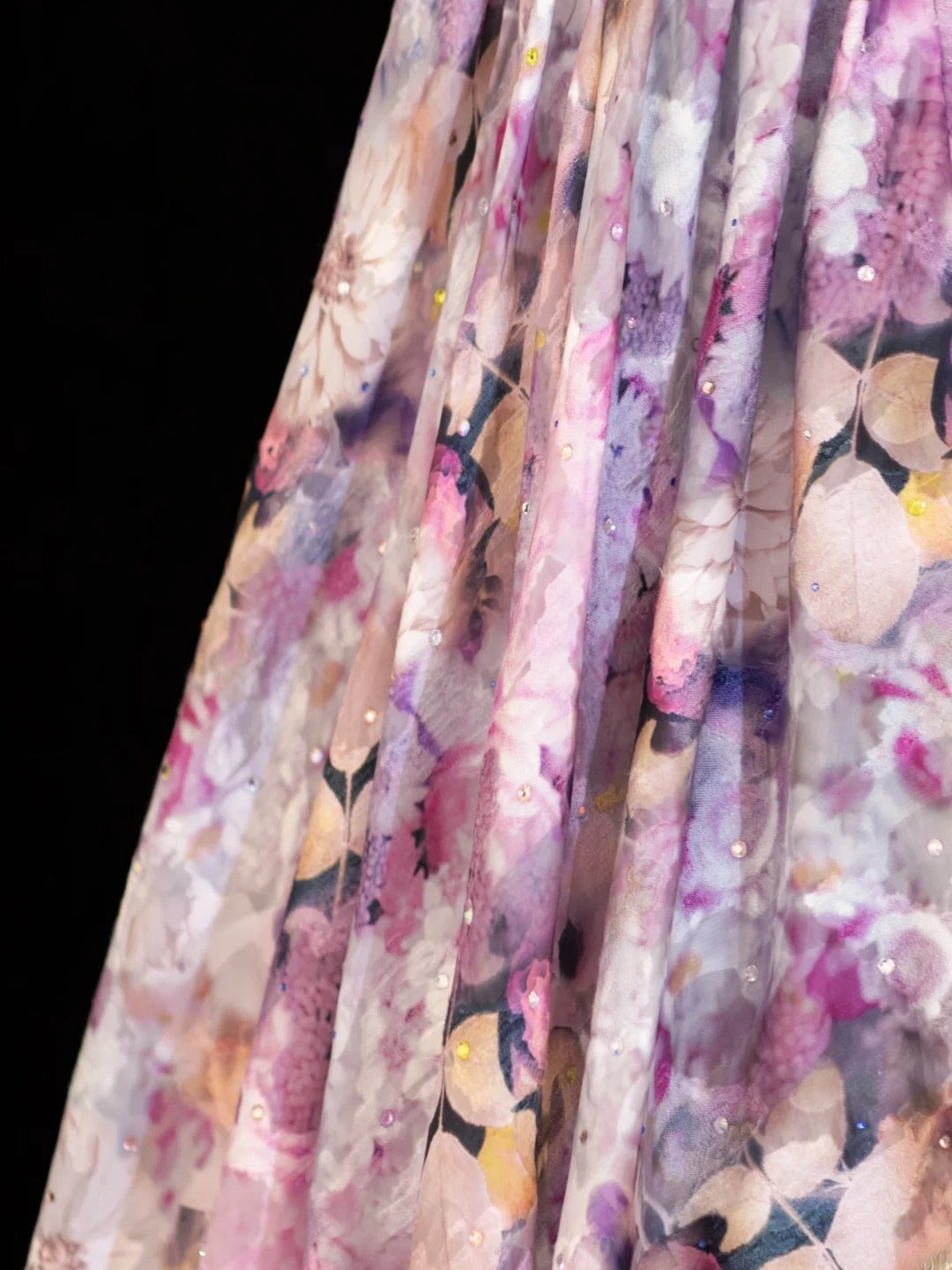Elegantes, geblümtes A-Linien-Abendkleid mit Herzausschnitt und Cape aus Chiffon – ein beeindruckendes langes Abendkleid für festliche Anlässe (SA007)