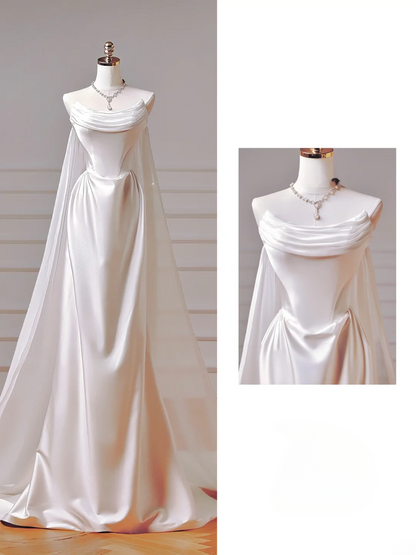 Zeitloses langes Brautkleid im Meerjungfrauenstil, trägerlos, ärmellos, aus Satin mit plissierter Schleppe, Brautkleid AQ007