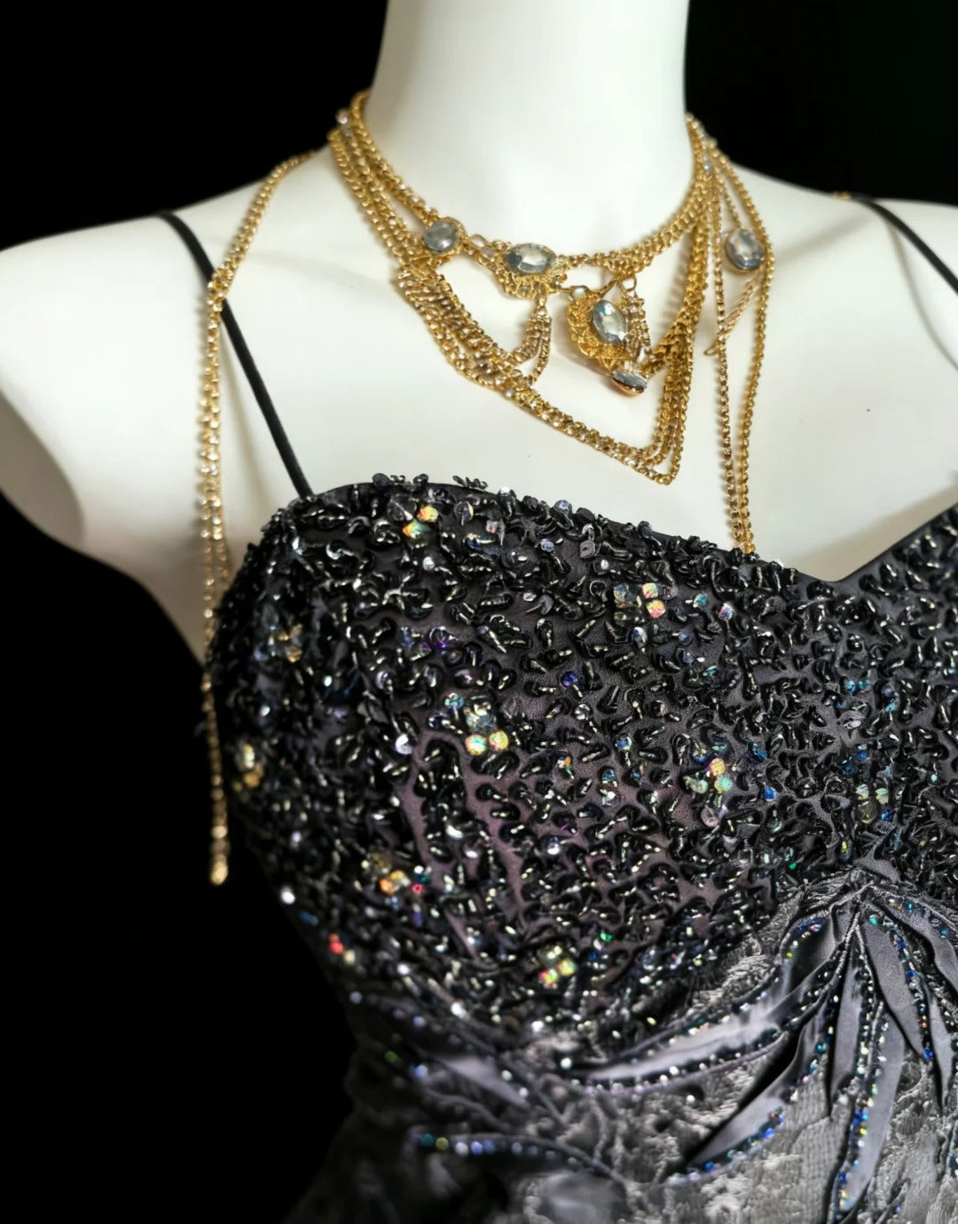 Robe de soirée sirène unique à fines bretelles en dentelle grise style années 90 avec perles, robe de bal longue, robe d'anniversaire pour les 20 ans AS008