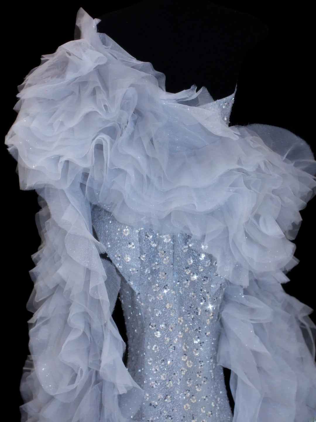 Paillettenbesetztes, trägerloses Meerjungfrauen-Abendkleid mit Falten und Cape-Stil, elegantes langes Tüll-Abendkleid, Partykleid SA008