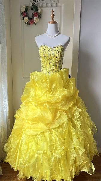 Quinceanera-Ballkleid für den 15. Geburtstag, herzförmiger Ausschnitt, Gelb mit silbernen Perlenverzierungen, langes Kleid RC0379