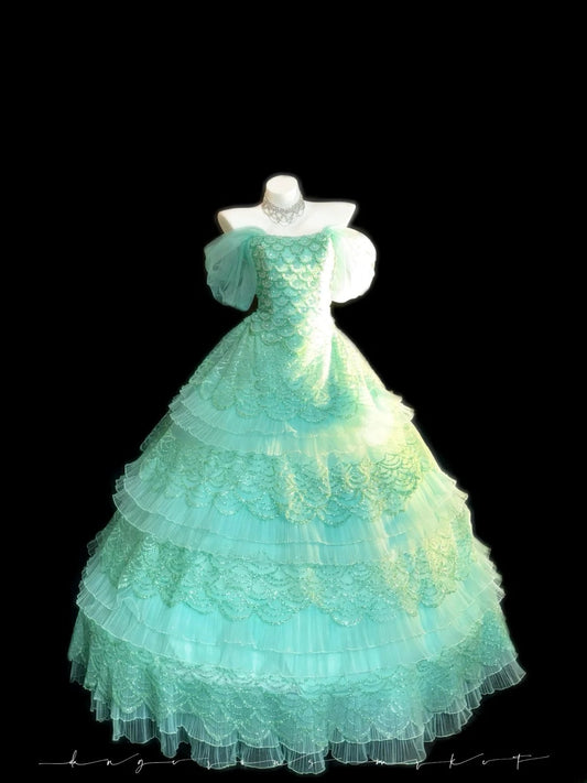 Prinzessin Ballkleid schulterfrei Grün Mehrlagig Stufenrock mit Ärmeln Sweet 16 Kleider Quinceanera Kleid RB3351