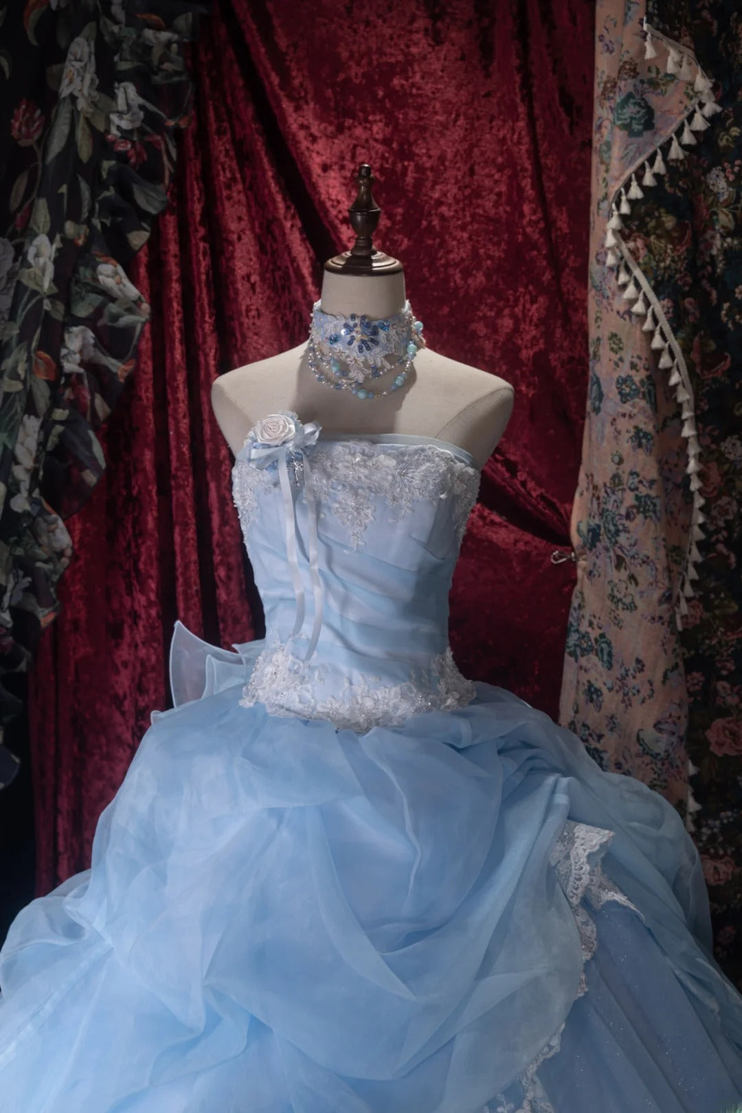 Princesses Fairytale Ball Gown Strapless Blue White Lace Long With Ruffled Quince Dress Quinceanera Dresses Formal Birthday Outfits RB8034