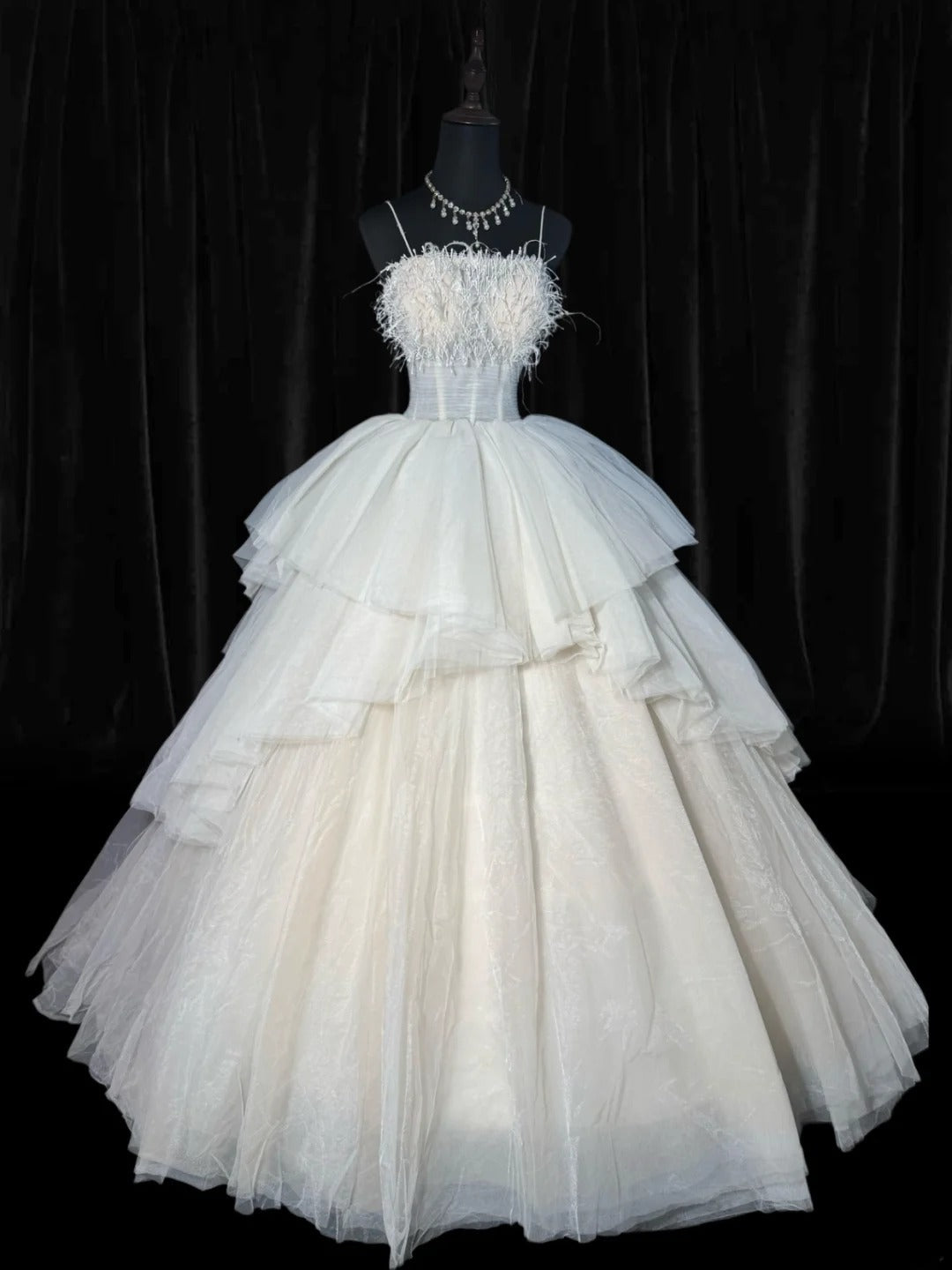 Ethereal Wedding Gowns Brides Dresses Ball Gown Spaghetti Straps for Bride Tüll White Petite/Plus Size Bridal Dress with Feathers For Women AS009