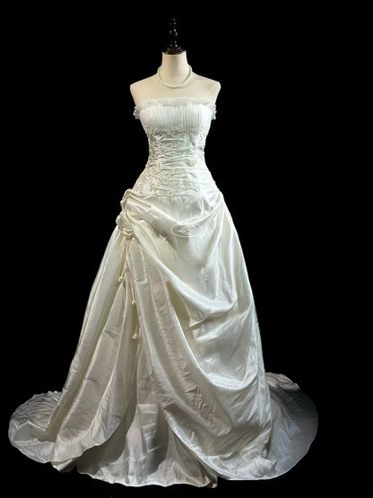 Vintage Ball Gown Strapless Taffeta Ivory With Appliqued Lace Brides Gown Bridal Dress Wedding Dresses Style RB7552