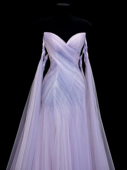 Elegantes, schulterfreies Meerjungfrauen-Abendkleid aus lila Tüll mit Cape-Stil – ein beeindruckendes langes Abendkleid für festliche Anlässe (SA010)