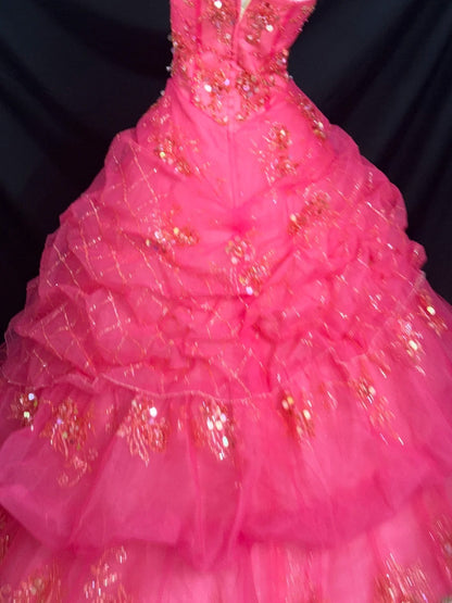Prinzessin Ballkleid Trägerlos Hot Pink Mit Gestuften Perlen Sweet 16 Kleider Quinceanera Kleid RB3352