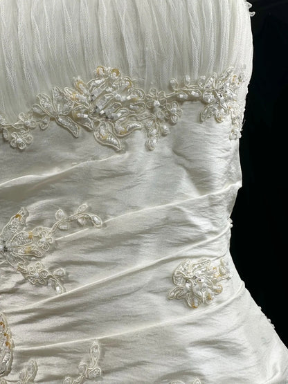 Vintage Ball Gown Strapless Taffeta Ivory With Appliqued Lace Brides Gown Bridal Dress Wedding Dresses Style RB7552