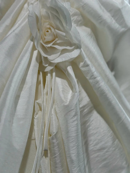 Vintage Ball Gown Strapless Taffeta Ivory With Appliqued Lace Brides Gown Bridal Dress Wedding Dresses Style RB7552
