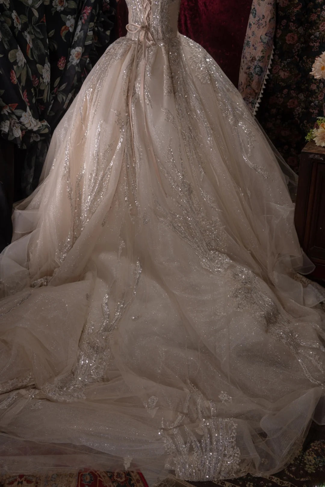 Princesses Fairytale Ball Gown Spaghetti Straps Champagne Lace Long With Beading Quince Dress Quinceanera Dresses Formal Birthday Outfits RB8035