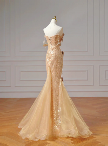 Elegantes, trägerloses Meerjungfrauen-Abendkleid mit goldenen Pailletten und Schmetterlingsmotiv – ein beeindruckendes, langes Abendkleid für Teenager und Schülerinnen (AQ012).