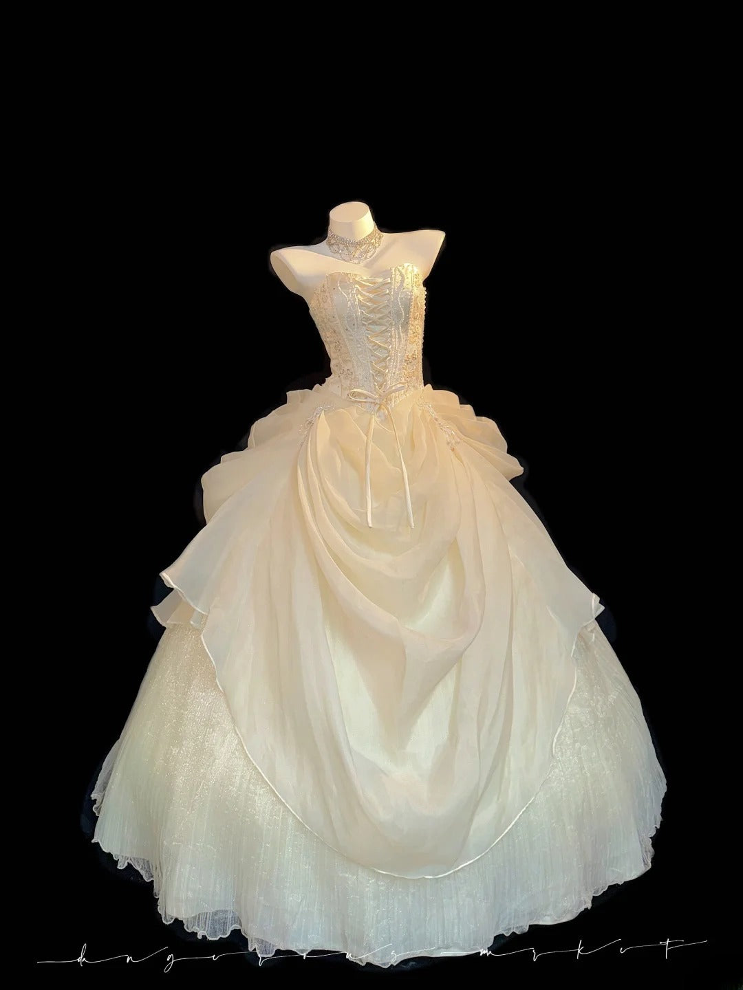 Prinzessinnen-Ballkleid, trägerlos, Champagner, mit mehrlagigem Korsett, figurbetont, lang, für süße 16 Kleider, Quinceanera-Kleid RB3354