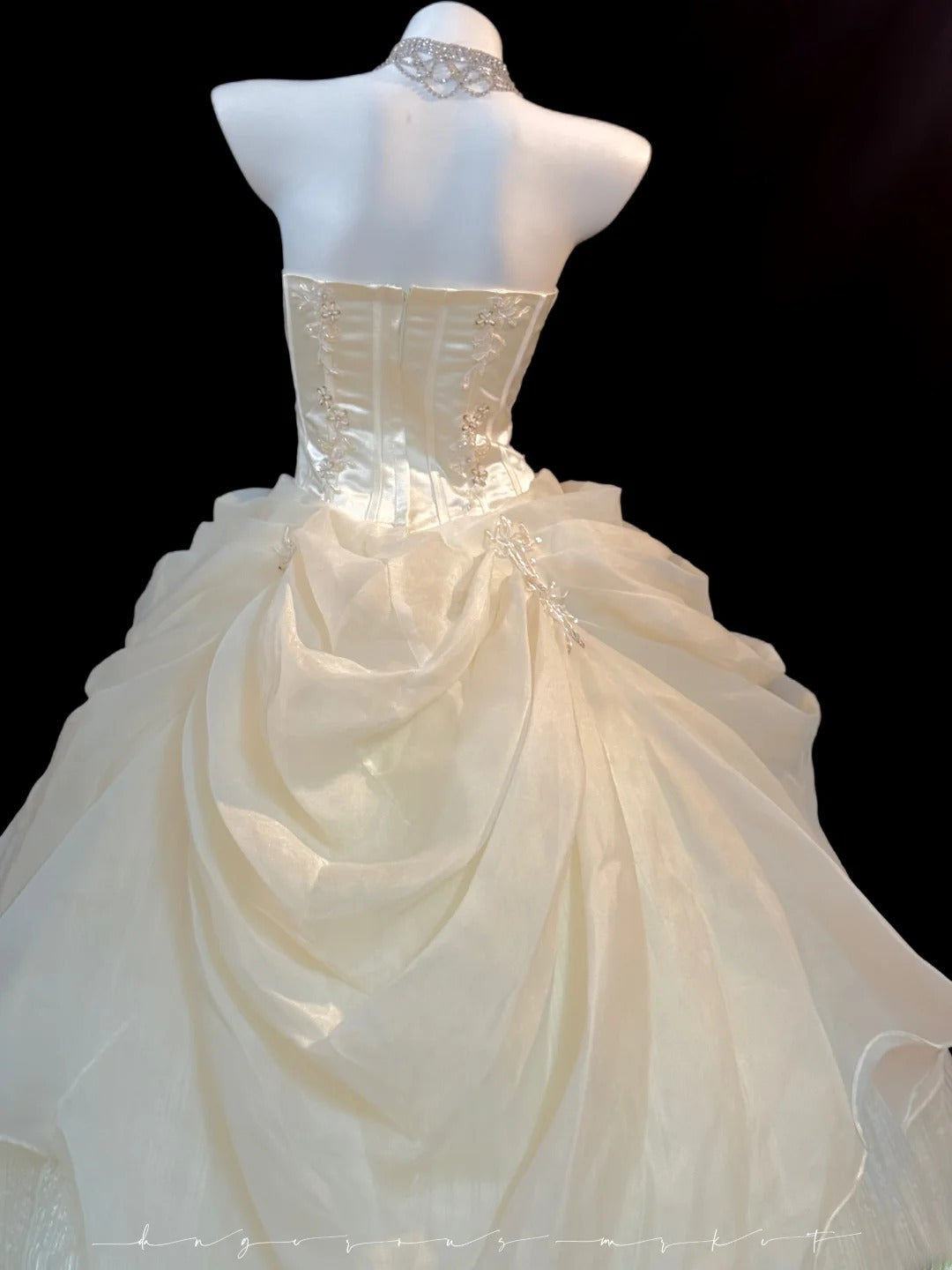 Prinzessinnen-Ballkleid, trägerlos, Champagner, mit mehrlagigem Korsett, figurbetont, lang, für süße 16 Kleider, Quinceanera-Kleid RB3354