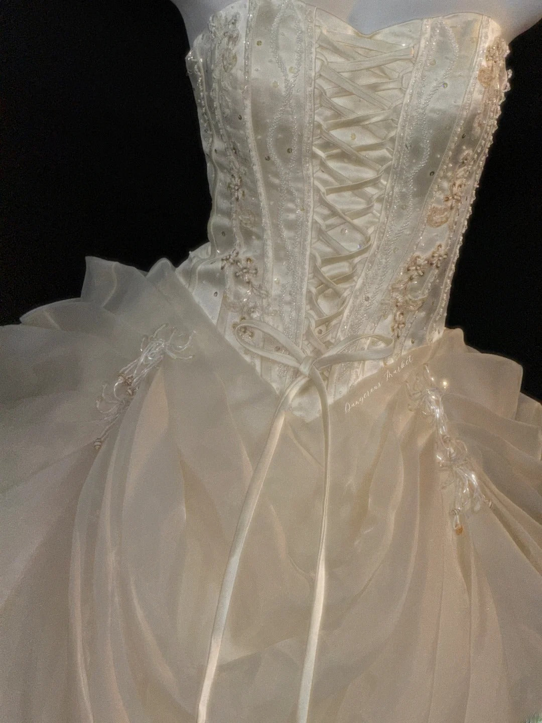 Prinzessinnen-Ballkleid, trägerlos, Champagner, mit mehrlagigem Korsett, figurbetont, lang, für süße 16 Kleider, Quinceanera-Kleid RB3354