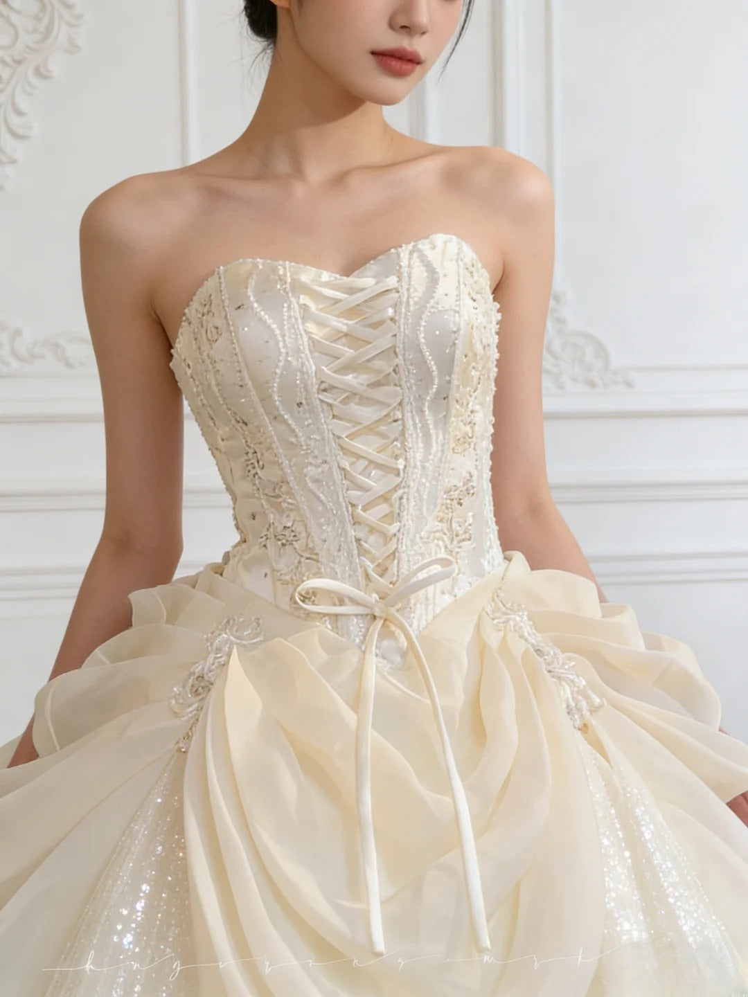 Prinzessinnen-Ballkleid, trägerlos, Champagner, mit mehrlagigem Korsett, figurbetont, lang, für süße 16 Kleider, Quinceanera-Kleid RB3354