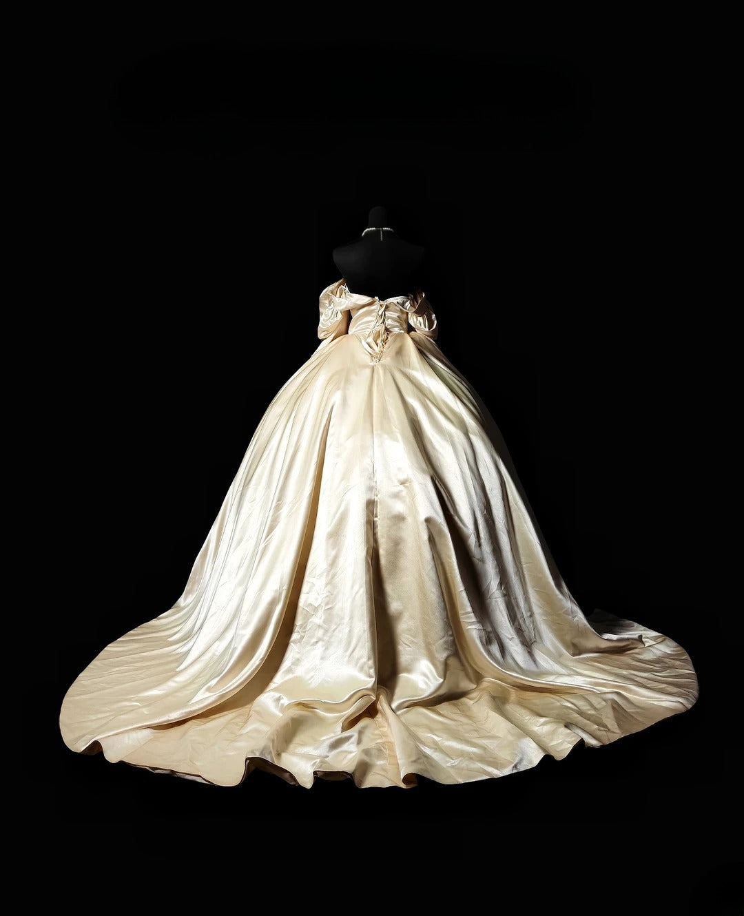 Pretty Ball Gown Off The Shoulder Gold Satin With Sleeves Moda 2000 Quince Dress Long 15 Quinceanera Dresses Ideas Formal Outfits RB6364