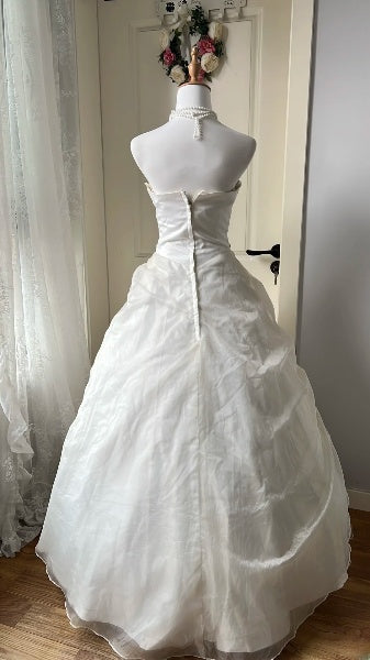 Sweet 16 Dresses Long Strapless White Tulle Lace Ball Gown Sweet Sixteen Birthday Gown RC0383