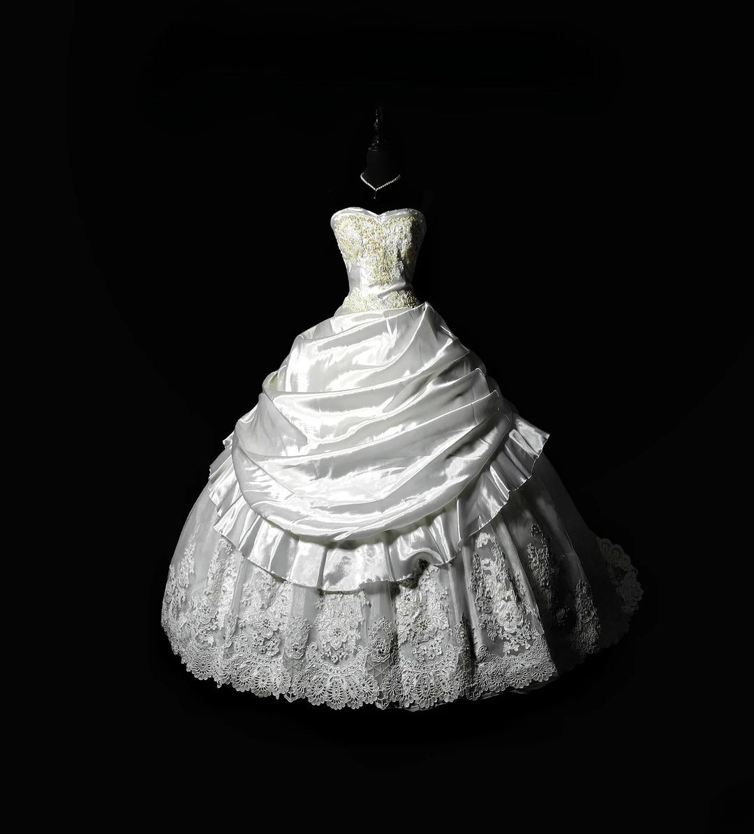 Vintage Ball Gown Sweetheart White Taffeta With Appliqued Lace Brides Gown Bridal Dress Wedding Dresses Style RB7554