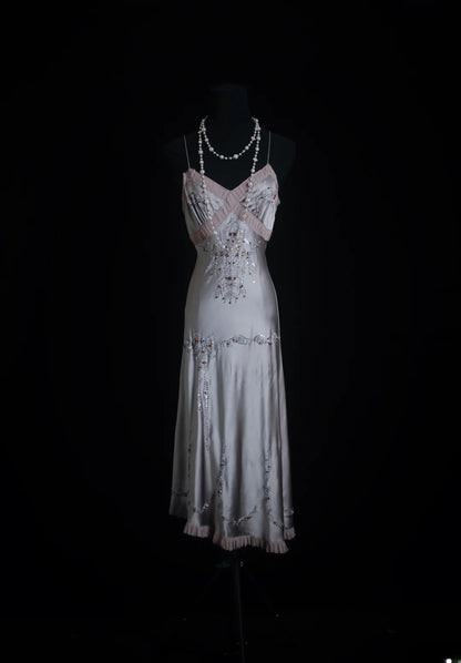 Robe de bal vintage années 90, coupe sirène, bretelles spaghetti, gris argenté, longueur mi-longueur, référence AS015