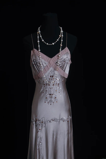Robe de bal vintage années 90, coupe sirène, bretelles spaghetti, gris argenté, longueur mi-longueur, référence AS015