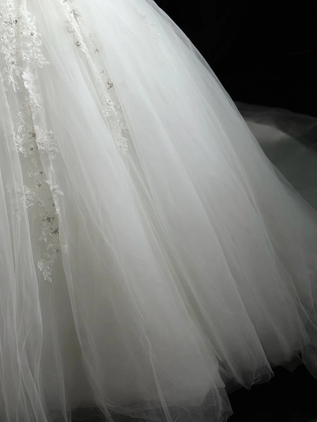 Vintage Ball Gown Sweetheart White Tulle With Appliqued Lace Brides Gown Bridal Dress Wedding Dresses Style RB7555