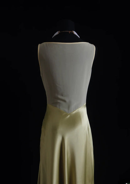 Robe de bal vintage années 90, coupe sirène, col en V, satin de soie vert mi-long, référence AS016