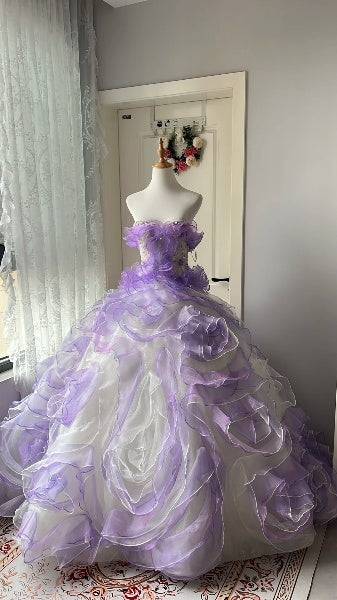 Quinceanera-Ballkleid für den 15. Geburtstag, schulterfrei, Flieder, mit gestuften Lagen, langes Kleid RC0386