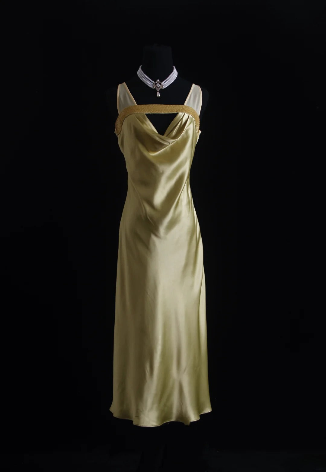 Robe de bal vintage années 90, coupe sirène, col en V, satin de soie vert mi-long, référence AS016