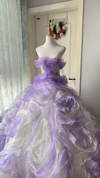 Quinceanera-Ballkleid für den 15. Geburtstag, schulterfrei, Flieder, mit gestuften Lagen, langes Kleid RC0386