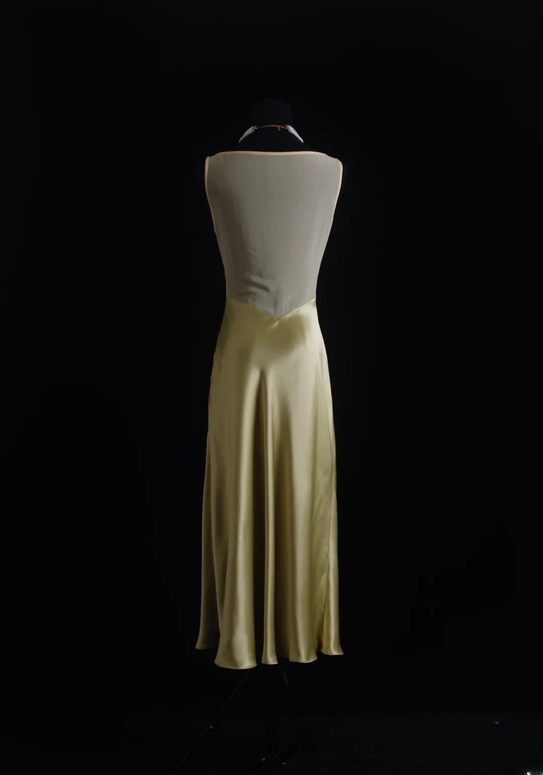 Robe de bal vintage années 90, coupe sirène, col en V, satin de soie vert mi-long, référence AS016