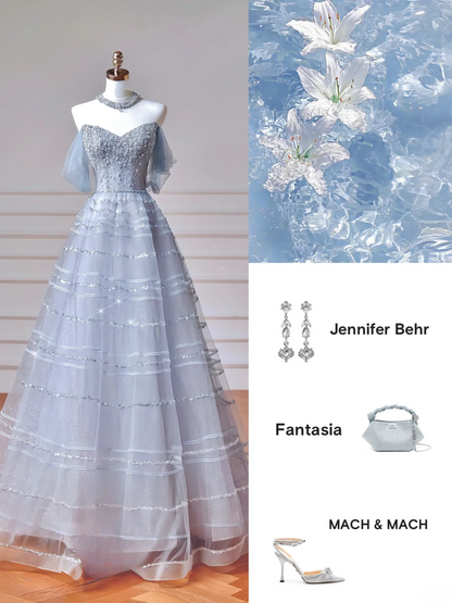 Robe de bal élégante et sobre, épaules dénudées, en tulle bleu clair. Inspiration robe longue de soirée pour adolescentes et lycéennes (AQ017).