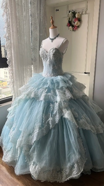 Quinceanera-Kleid zum 15. Geburtstag, Ballkleid mit Spaghettiträgern, Blau, mit gestuften Lagen, langes Kleid für den 15. Geburtstag RC0388