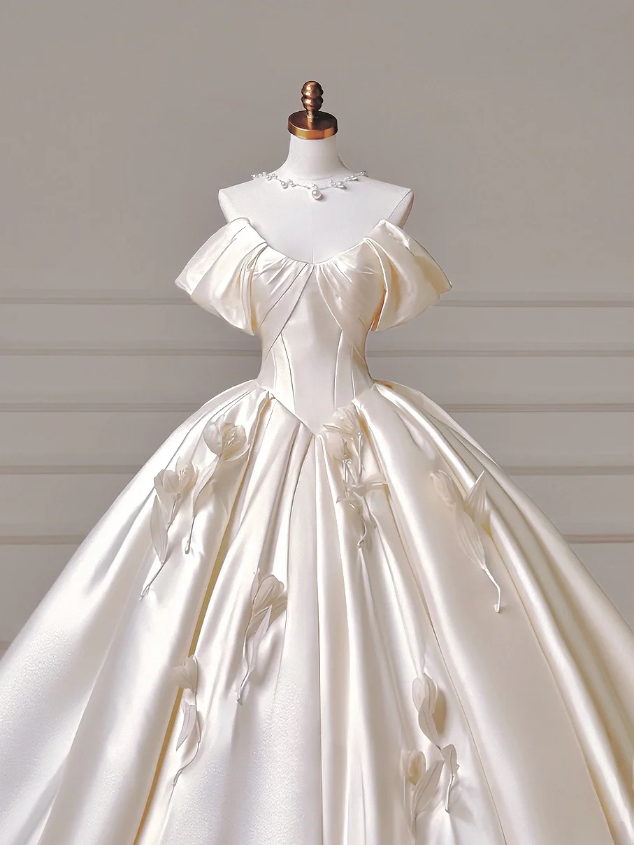 Prinzessinnen-Brautkleid, langes Ballkleid mit Herzausschnitt, plissiert, Satin, abnehmbare Ärmel, weißes Brautkleid AQ019