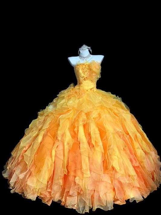 Prinzessin Ballkleid Trägerlos Gelb Mit Gestuften Lagen Blumen Lang Sweet 16 Kleider Quinceanera Kleid RB3363