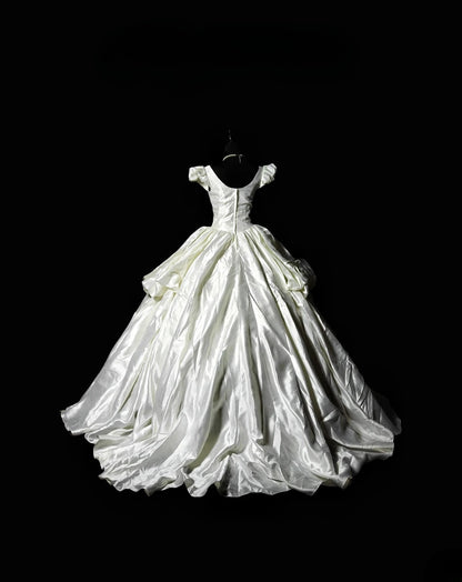 Vintage 1950s Ball Gown Sweetheart Taffeta White With Ruffled Brides Gown Bridal Dress Wedding Dresses Style RB7557