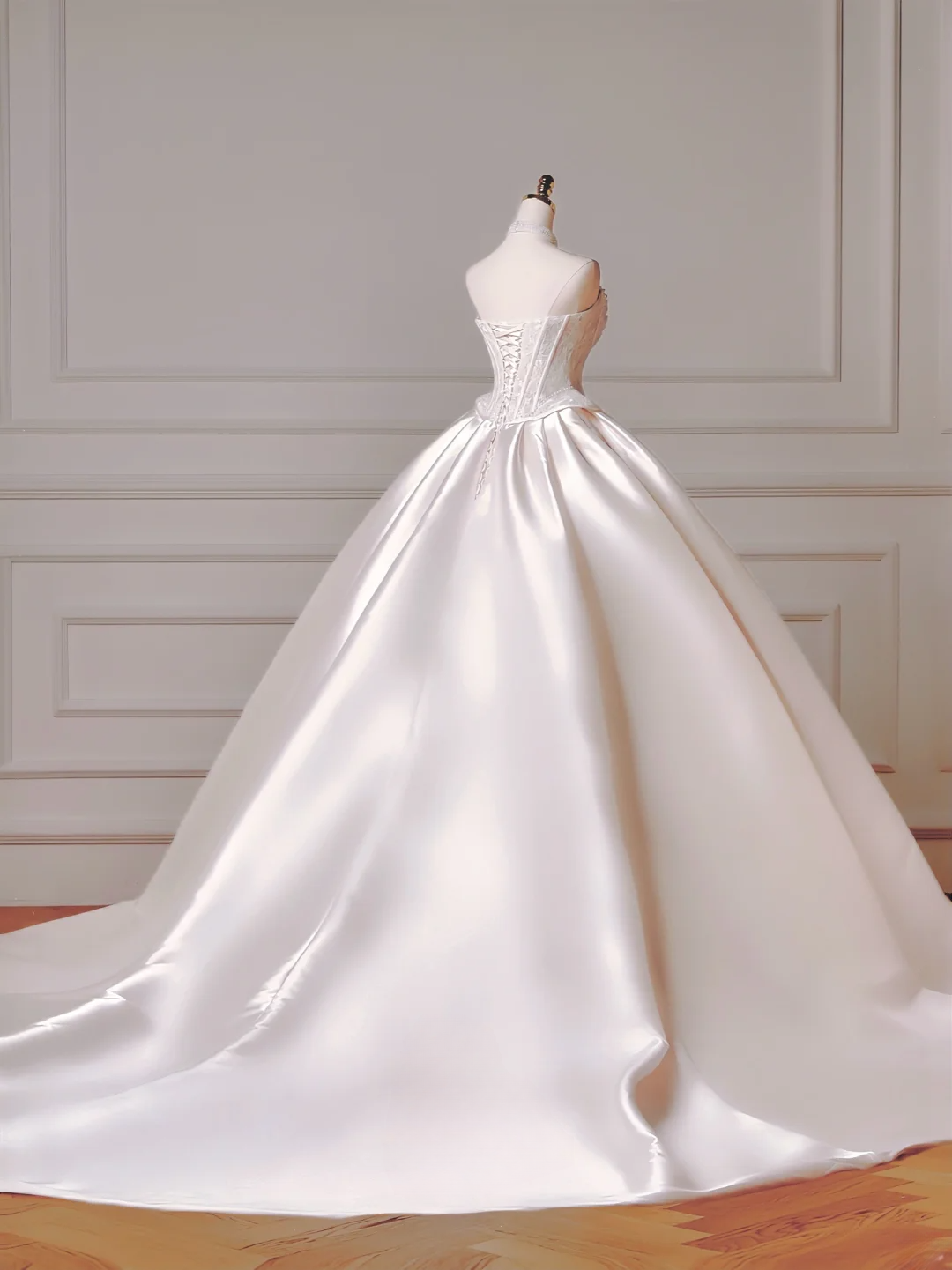 Langes Prinzessinnen-Hochzeitskleid, Ballkleid mit Herzausschnitt, plissiert, Satin, abnehmbare Ärmel, weißes Brautkleid AQ022